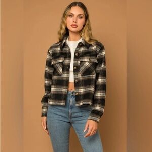 Gilli-Plaid Flannel Pocket Detail Short Shacket w/ pockets
